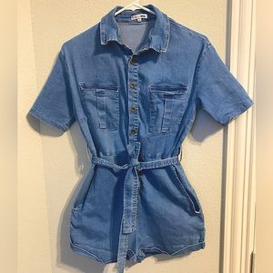 Fashion nova denim belted jean romper sz Small, cuffed shorts, button up, 1 pc